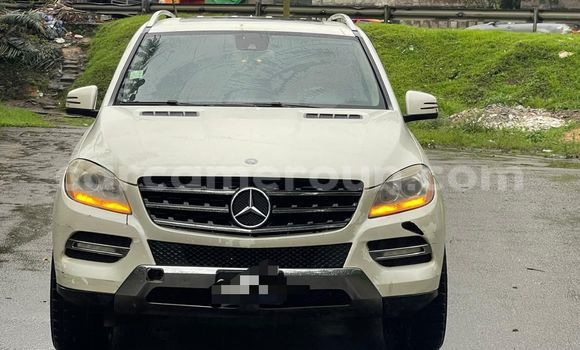 Acheter Occasion Voiture Mercedes‒Benz ML–Class Blanc à Douala, Littoral Cameroon Acheter Occasion Voiture Mercedes‒Benz ML–Class Blanc à Douala, Littoral Cameroon