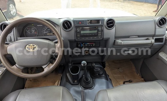 Acheter Occasion Voiture Toyota Land Cruiser Marron à Yaoundé, Central Cameroon Acheter Occasion Voiture Toyota Land Cruiser Marron à Yaoundé, Central Cameroon