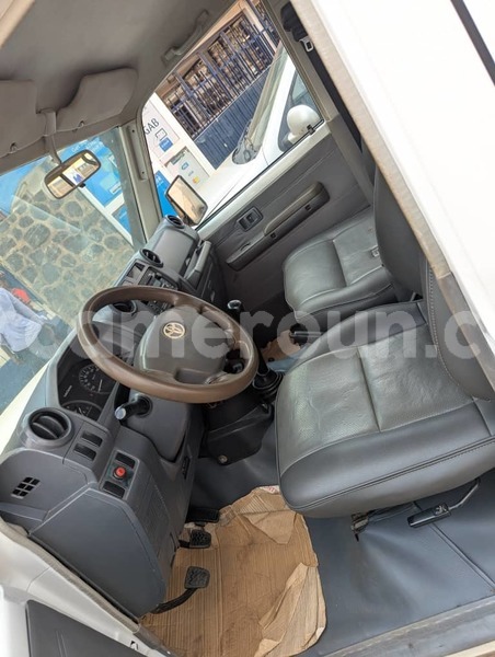 Big with watermark toyota land cruiser central cameroon yaounde 21381