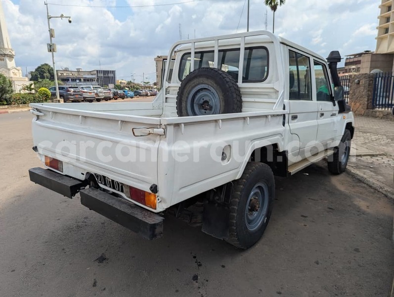 Big with watermark toyota land cruiser central cameroon yaounde 21381