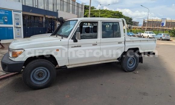 Acheter Occasion Voiture Toyota Land Cruiser Marron à Yaoundé, Central Cameroon Acheter Occasion Voiture Toyota Land Cruiser Marron à Yaoundé, Central Cameroon