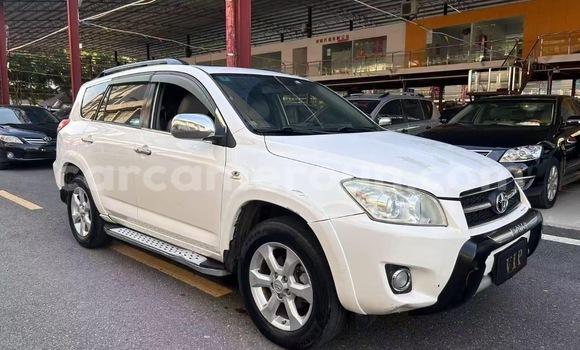 Buy Import Toyota RAV4 White Car in Douala in Littoral Cameroon