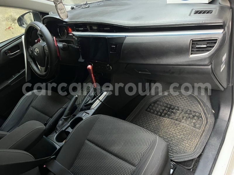 Big with watermark toyota auris littoral cameroon douala 21388