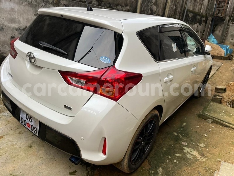 Big with watermark toyota auris littoral cameroon douala 21388