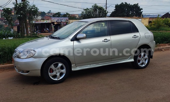Sayi Na hannu Toyota Corolla Azurfa Mota in Yaounde a Babban Kamaru