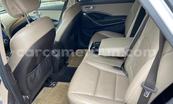 Acheter Import Voiture Hyundai Santa Fe Blanc à Douala, Littoral Cameroon Acheter Import Voiture Hyundai Santa Fe Blanc à Douala, Littoral Cameroon