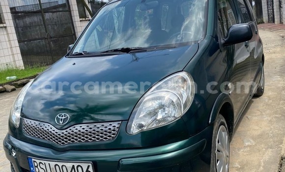 Buy Import Toyota Yaris Verso Green Car in Douala in Littoral Cameroon