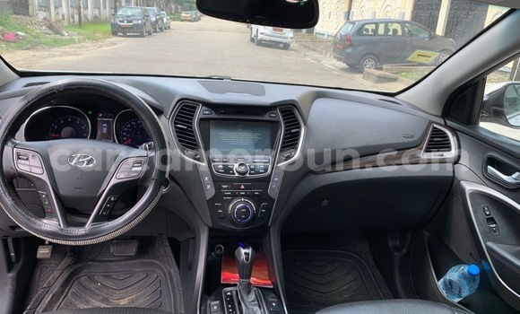 Acheter Import Voiture Hyundai Santa Fe Blanc à Douala, Littoral Cameroon Acheter Import Voiture Hyundai Santa Fe Blanc à Douala, Littoral Cameroon