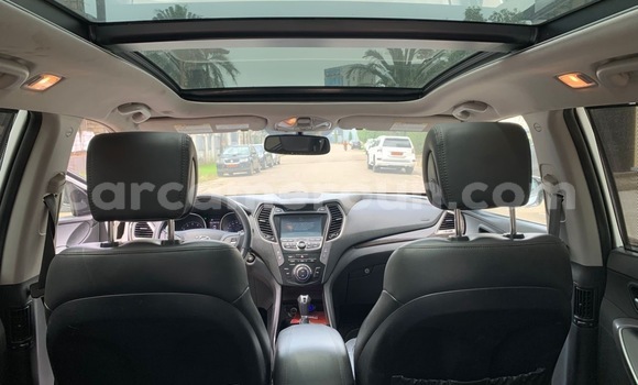 Acheter Import Voiture Hyundai Santa Fe Blanc à Douala, Littoral Cameroon Acheter Import Voiture Hyundai Santa Fe Blanc à Douala, Littoral Cameroon