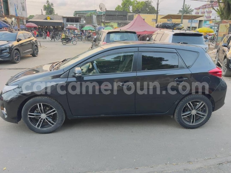 Big with watermark toyota auris littoral cameroon douala 21403
