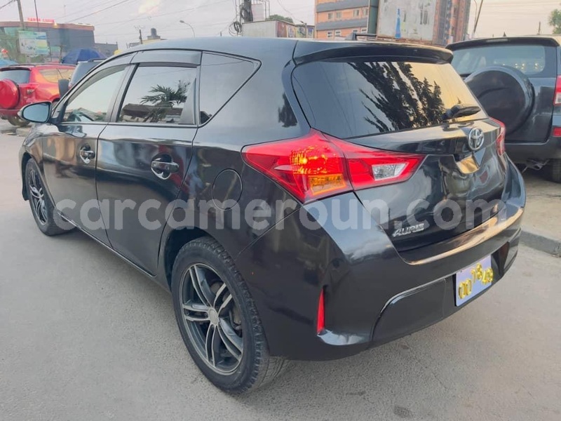Big with watermark toyota auris littoral cameroon douala 21403