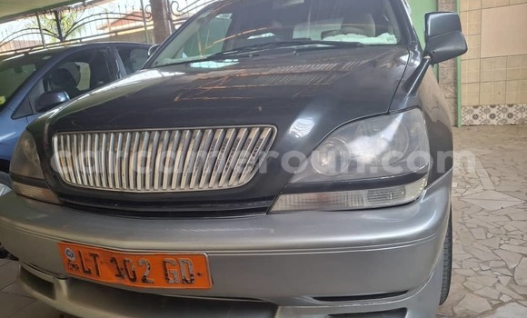 Sayi Na hannu Toyota Harrier Black Mota in Douala a Ƙasar Kamaru Sayi Na hannu Toyota Harrier Black Mota in Douala a Ƙasar Kamaru
