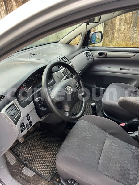 Big with watermark toyota avensis verso littoral cameroon douala 21408