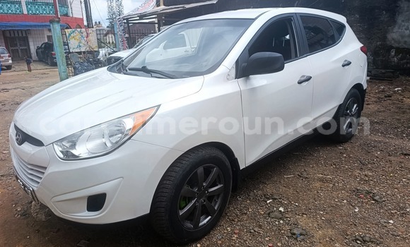 Sayi Na hannu Hyundai Tucson White Mota in Douala a Ƙasar Kamaru Sayi Na hannu Hyundai Tucson White Mota in Douala a Ƙasar Kamaru
