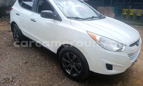 Sayi Na hannu Hyundai Tucson White Mota in Douala a Ƙasar Kamaru Sayi Na hannu Hyundai Tucson White Mota in Douala a Ƙasar Kamaru