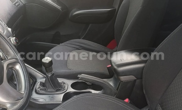 Sayi Na hannu Hyundai Tucson White Mota in Douala a Ƙasar Kamaru Sayi Na hannu Hyundai Tucson White Mota in Douala a Ƙasar Kamaru