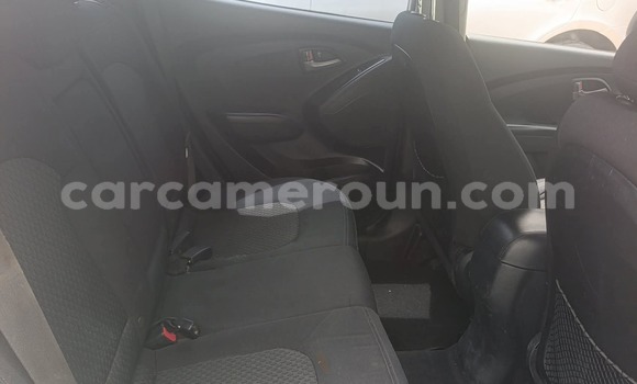 Sayi Na hannu Hyundai Tucson White Mota in Douala a Ƙasar Kamaru Sayi Na hannu Hyundai Tucson White Mota in Douala a Ƙasar Kamaru