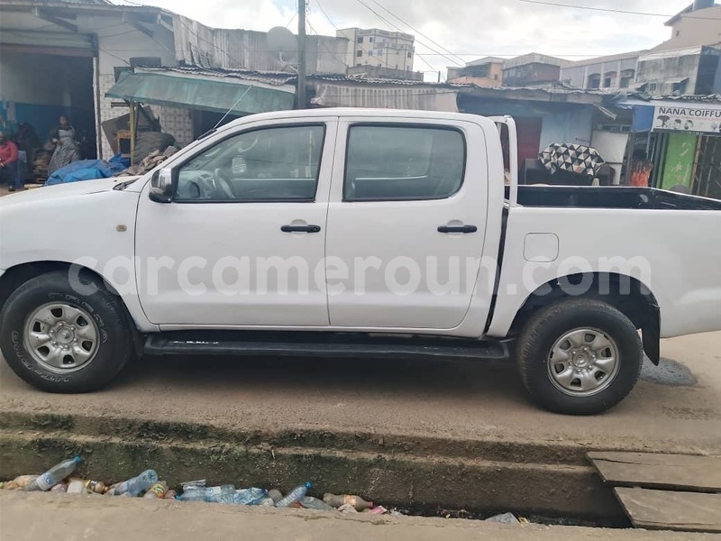Big with watermark toyota hilux littoral cameroon douala 21417
