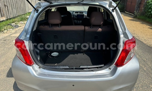 Acheter Occasion Voiture Toyota Vitz Gris à Douala, Littoral Cameroon Acheter Occasion Voiture Toyota Vitz Gris à Douala, Littoral Cameroon