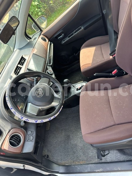 Big with watermark toyota vitz littoral cameroon douala 21418