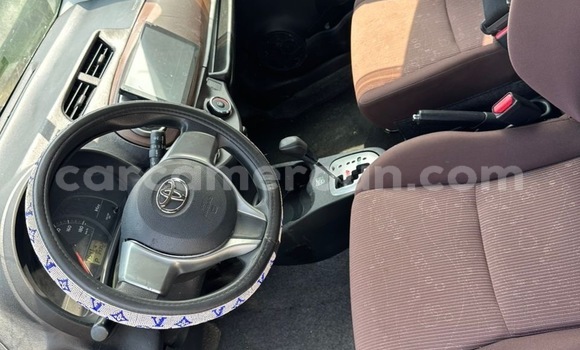 Acheter Occasion Voiture Toyota Vitz Gris à Douala, Littoral Cameroon Acheter Occasion Voiture Toyota Vitz Gris à Douala, Littoral Cameroon