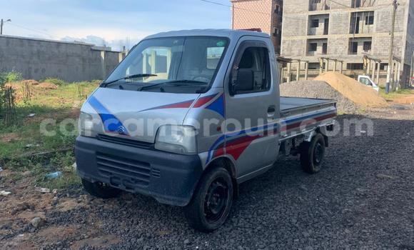 Sayi Imported Suzuki Carry Azurfa Babbar mota in Douala a Ƙasar Kamaru