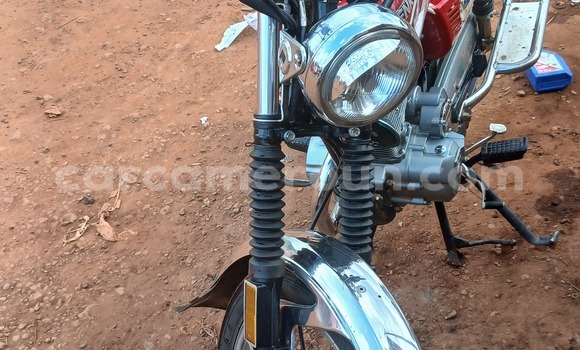 Sayi Na hannu Lifan LF150 Red Motsi in Mfou a Babban Kamaru