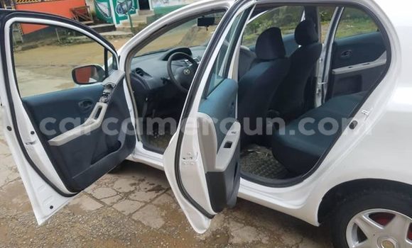 Acheter Occasion Voiture Toyota Yaris Blanc à Yaoundé, Central Cameroon Acheter Occasion Voiture Toyota Yaris Blanc à Yaoundé, Central Cameroon