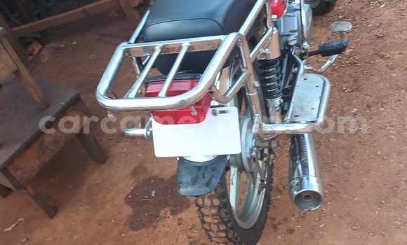 Sayi Na hannu Lifan LF150 Red Motsi in Mfou a Babban Kamaru Sayi Na hannu Lifan LF150 Red Motsi in Mfou a Babban Kamaru