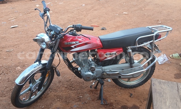 Sayi Na hannu Lifan LF150 Red Motsi in Mfou a Babban Kamaru Sayi Na hannu Lifan LF150 Red Motsi in Mfou a Babban Kamaru