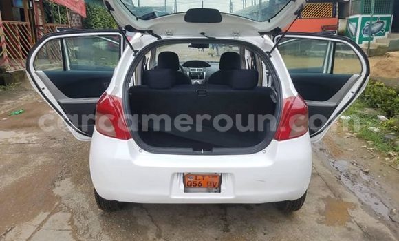 Acheter Occasion Voiture Toyota Yaris Blanc à Yaoundé, Central Cameroon Acheter Occasion Voiture Toyota Yaris Blanc à Yaoundé, Central Cameroon