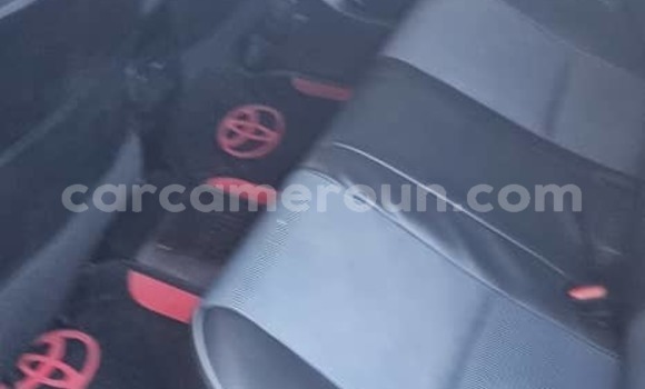 Sayi Na hannu Toyota Corolla Black Mota in Yaounde a Babban Kamaru Sayi Na hannu Toyota Corolla Black Mota in Yaounde a Babban Kamaru