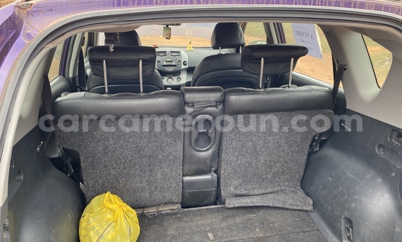 Sayi Na hannu Toyota RAV4 Sauran Mota in Yaounde a Babban Kamaru Sayi Na hannu Toyota RAV4 Sauran Mota in Yaounde a Babban Kamaru
