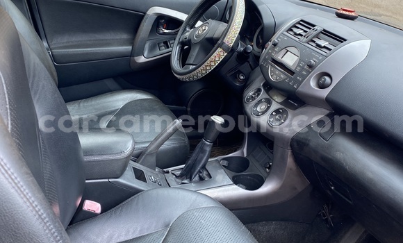 Sayi Na hannu Toyota RAV4 Sauran Mota in Yaounde a Babban Kamaru Sayi Na hannu Toyota RAV4 Sauran Mota in Yaounde a Babban Kamaru