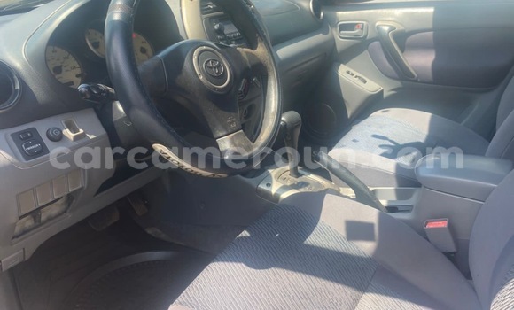 Acheter Occasion Voiture Toyota RAV4 Gris à Yaoundé, Central Cameroon Acheter Occasion Voiture Toyota RAV4 Gris à Yaoundé, Central Cameroon