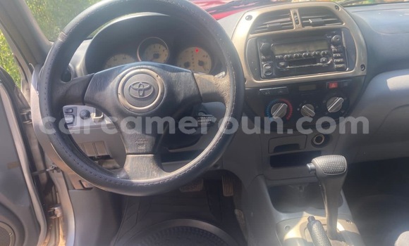 Acheter Occasion Voiture Toyota RAV4 Gris à Yaoundé, Central Cameroon Acheter Occasion Voiture Toyota RAV4 Gris à Yaoundé, Central Cameroon