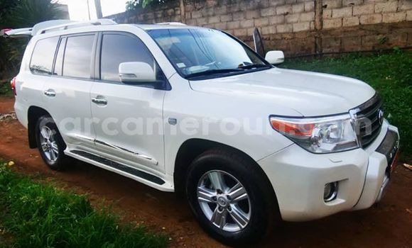Acheter Occasion Voiture Toyota Land Cruiser Prado Blanc à Yaoundé, Central Cameroon Acheter Occasion Voiture Toyota Land Cruiser Prado Blanc à Yaoundé, Central Cameroon
