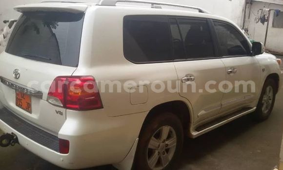 Acheter Occasion Voiture Toyota Land Cruiser Prado Blanc à Yaoundé, Central Cameroon Acheter Occasion Voiture Toyota Land Cruiser Prado Blanc à Yaoundé, Central Cameroon