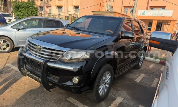 Sayi Na hannu Toyota Fortuner Black Mota in Yaounde a Babban Kamaru