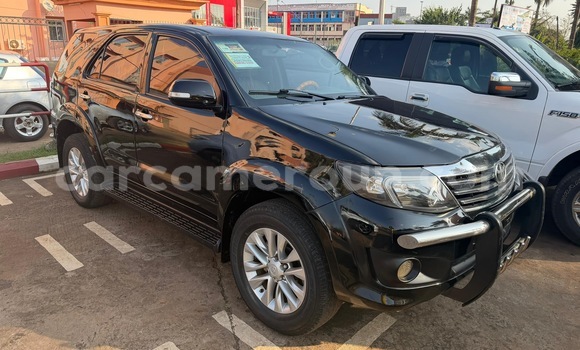 Acheter Occasion Voiture Toyota Fortuner Noir à Yaoundé, Central Cameroon Acheter Occasion Voiture Toyota Fortuner Noir à Yaoundé, Central Cameroon