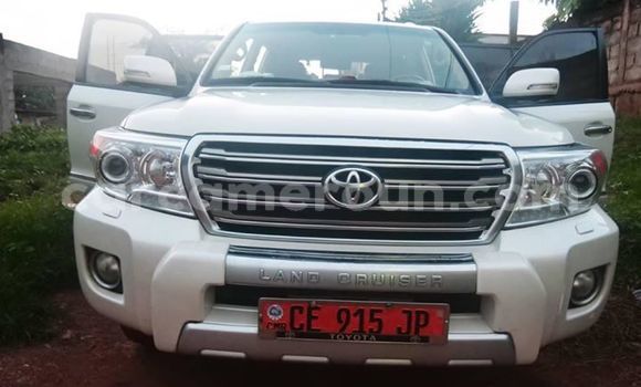 Acheter Occasion Voiture Toyota Land Cruiser Prado Blanc à Yaoundé, Central Cameroon Acheter Occasion Voiture Toyota Land Cruiser Prado Blanc à Yaoundé, Central Cameroon