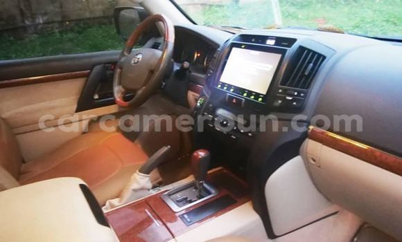 Acheter Occasion Voiture Toyota Land Cruiser Prado Blanc à Yaoundé, Central Cameroon Acheter Occasion Voiture Toyota Land Cruiser Prado Blanc à Yaoundé, Central Cameroon
