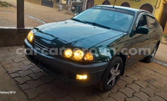 Sayi Na hannu Toyota Avensis Green Mota in Yaounde a Babban Kamaru
