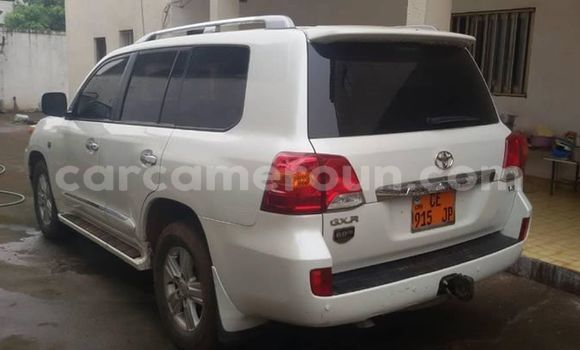 Acheter Occasion Voiture Toyota Land Cruiser Prado Blanc à Yaoundé, Central Cameroon Acheter Occasion Voiture Toyota Land Cruiser Prado Blanc à Yaoundé, Central Cameroon