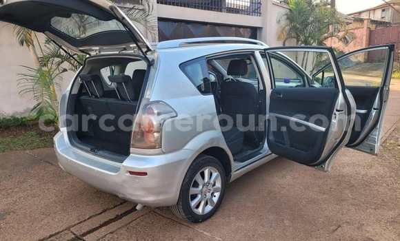Acheter Occasion Voiture Toyota Corolla Gris à Yaoundé, Central Cameroon Acheter Occasion Voiture Toyota Corolla Gris à Yaoundé, Central Cameroon