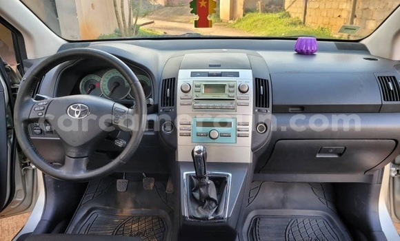 Acheter Occasion Voiture Toyota Corolla Gris à Yaoundé, Central Cameroon Acheter Occasion Voiture Toyota Corolla Gris à Yaoundé, Central Cameroon