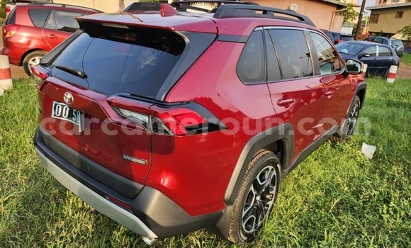 Acheter Occasion Voiture Toyota RAV4 Rouge à Yaoundé, Central Cameroon Acheter Occasion Voiture Toyota RAV4 Rouge à Yaoundé, Central Cameroon