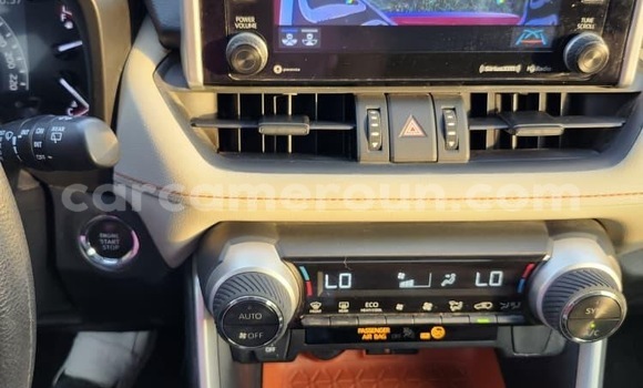 Acheter Occasion Voiture Toyota RAV4 Rouge à Yaoundé, Central Cameroon Acheter Occasion Voiture Toyota RAV4 Rouge à Yaoundé, Central Cameroon