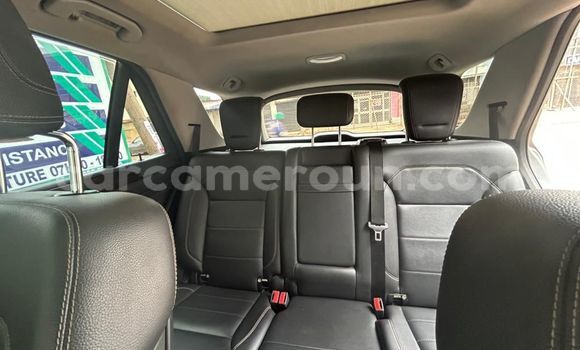 Sayi Sabo Mercedes‒Benz ML–Class Azurfa Mota in Yaounde a Babban Kamaru Sayi Sabo Mercedes‒Benz ML–Class Azurfa Mota in Yaounde a Babban Kamaru