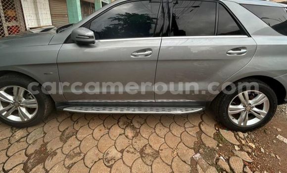 Sayi Sabo Mercedes‒Benz ML–Class Azurfa Mota in Yaounde a Babban Kamaru Sayi Sabo Mercedes‒Benz ML–Class Azurfa Mota in Yaounde a Babban Kamaru